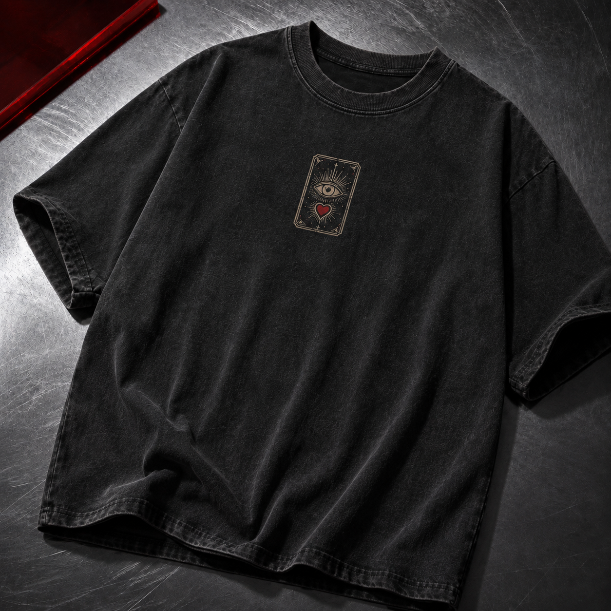 T-shirt oversize acid wash Everything Can Be a Sign na metalowym blacie – przód z małym nadrukiem